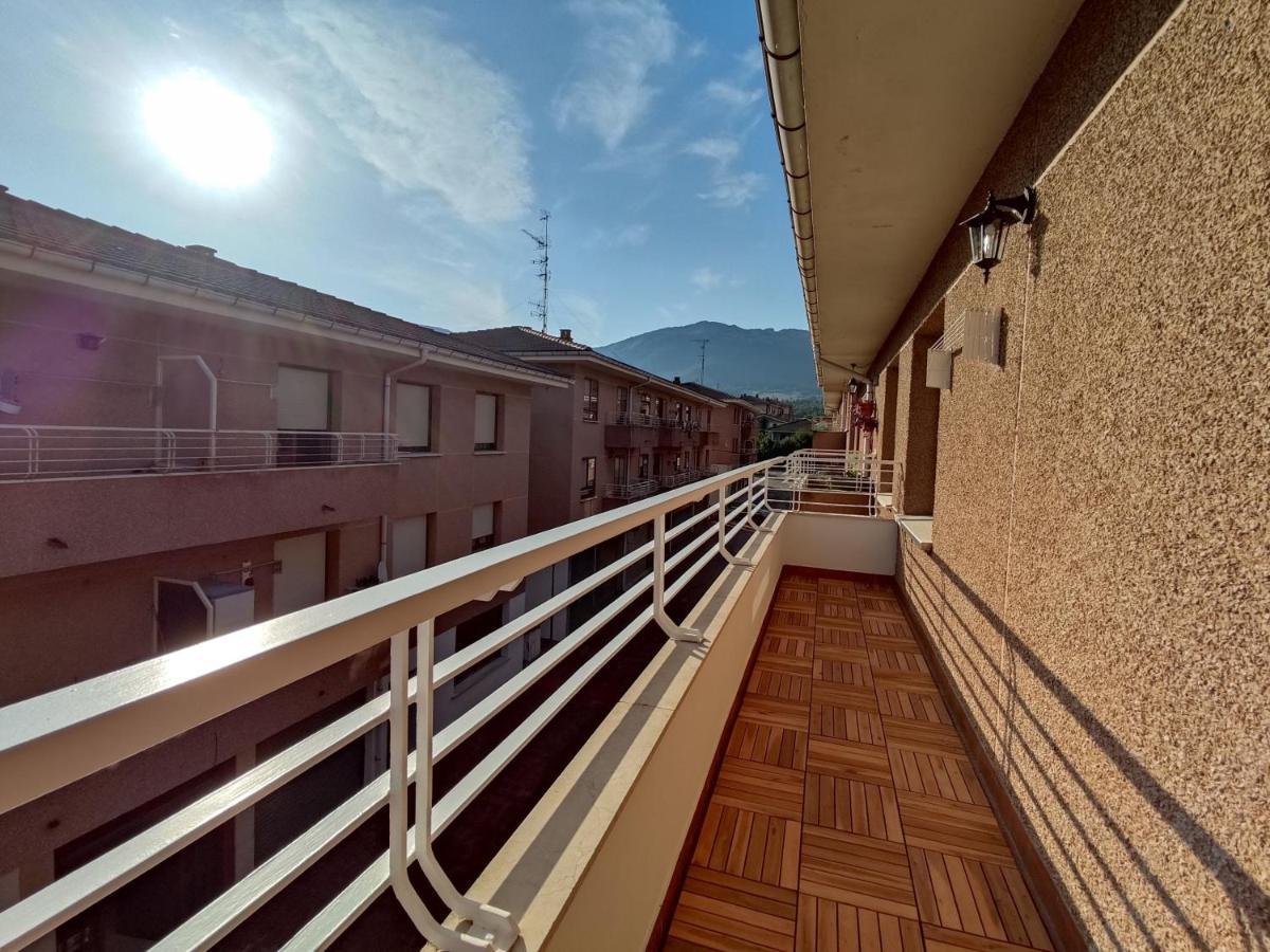 Acogedor Apartamento Junto A La Plaza Villasana de Mena Eksteriør bilde