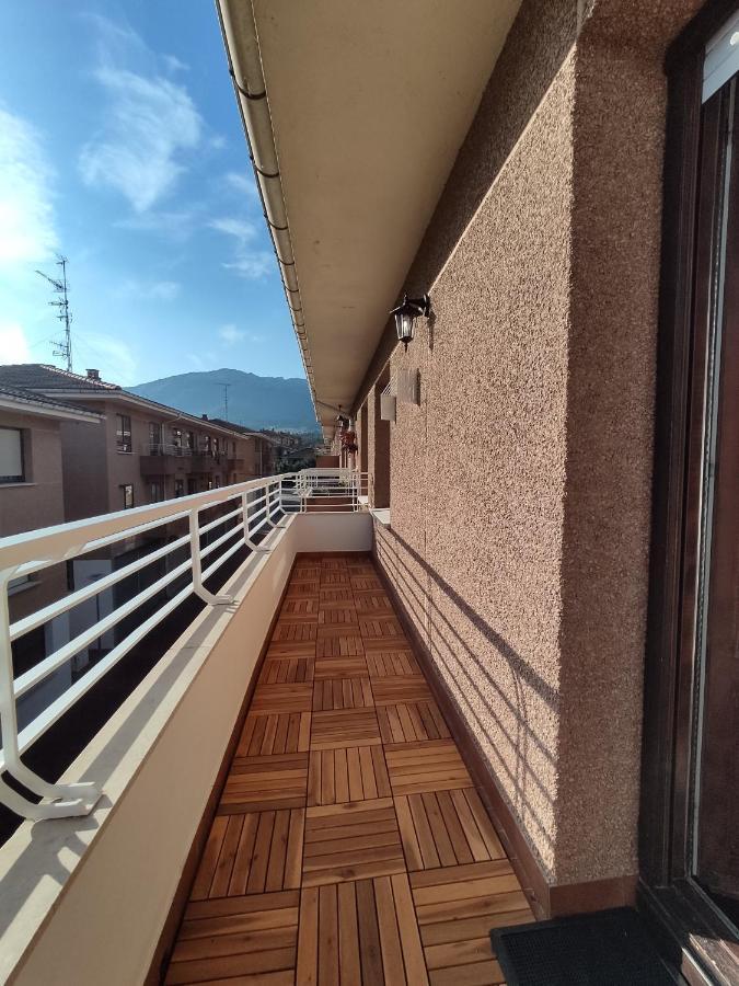 Acogedor Apartamento Junto A La Plaza Villasana de Mena Eksteriør bilde